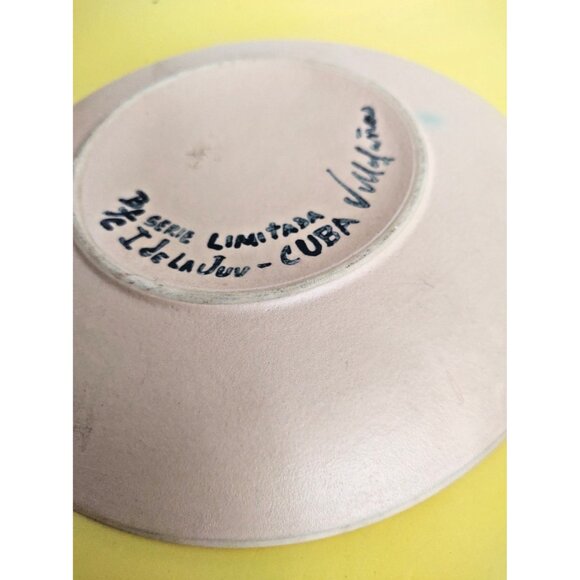 Cuban Art Clay Plate Artist signed 8" Cave Drawing reproduction - Picture 6 of 7